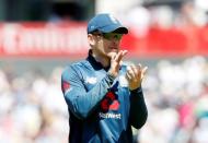 Cricket - England v Australia - Fifth One Day International - Emirates Old Trafford, Manchester, Britain - June 24, 2018 England's Eoin Morgan applauds the fans after the first innings Action Images via Reuters/Craig Brough