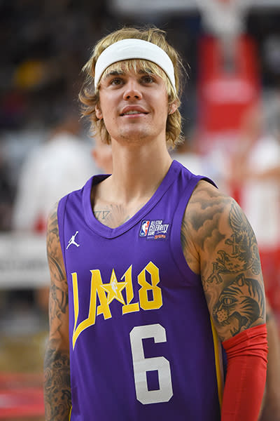 <p>En 2018 Bieber regresó a la vida pública, pero ya no era el mismo chico que habíamos conocido. Su cabello alcanzó nuevos largos, y sus tatuajes cobraron mayor protagonismo. Foto: Jayne Kamin-Oncea / Getty Images. </p>