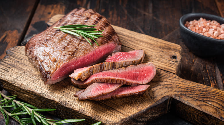 Grilled, sliced merlot steak