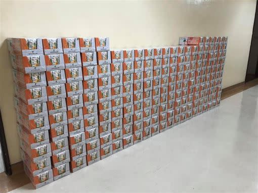星宇航空暖送4800瓶蔬果汁給醫護人員。（圖／翻攝自衛福部桃園醫院臉書）