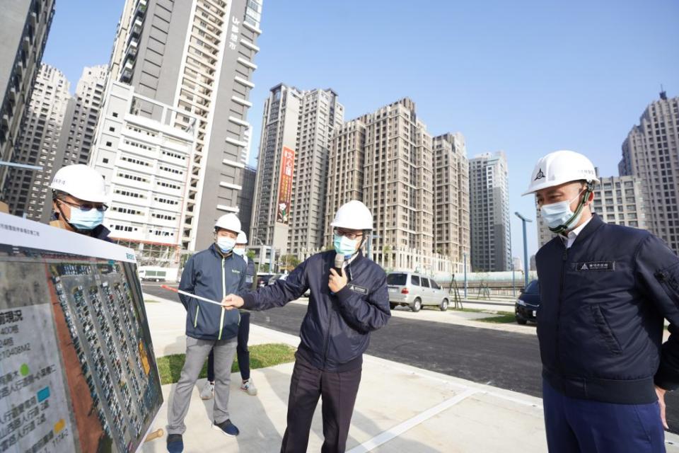 新竹市慈雲路停車場大翻修工程即將完工，預計春節前啟用。（記者曾芳蘭攝）