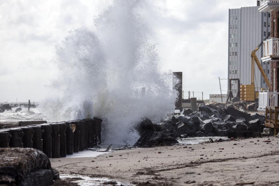 Image: Hermine hits New Jersey coast (Jessica Kourkounis / Getty Images)