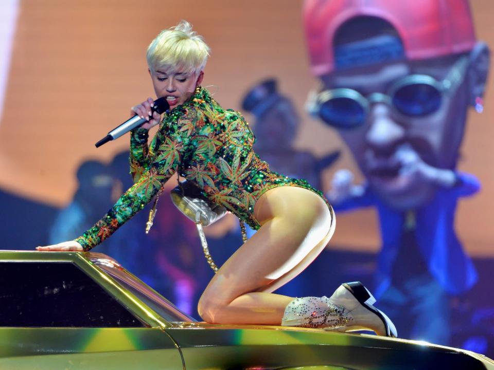 miley cyrus bangerz tour love money party