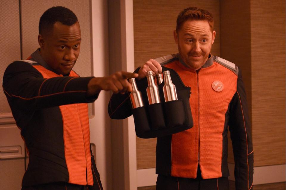 THE ORVILLE: L-R: J Lee and Scott Grimes in the ÒAbout a GirlÓ episode of THE ORVILLE airing Thursday, Sept. 21 (9:00-10:00 PM ET/PT) on FOX. ©2017 Fox Broadcasting Co. Cr: Jordin Althaus/FOX