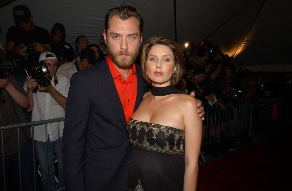 Jude Law and wife Sadie Frost arrive at the premiere of the Dreamworks SKG film "Road to Perdition" at the Ziegfeld Theatre in New York City, July 9, 2002. Photo by Frank Micelotta/ImageDirect.