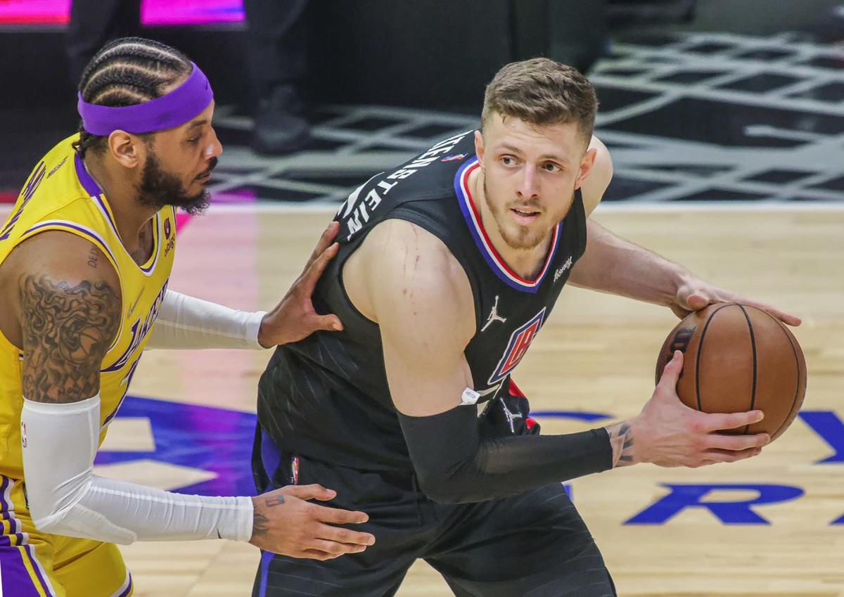 132-111: The Clippers break up a dejected Lakers