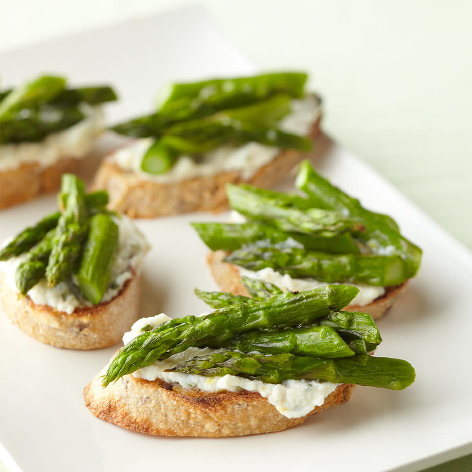 Asparagus Ricotta Bruschetta