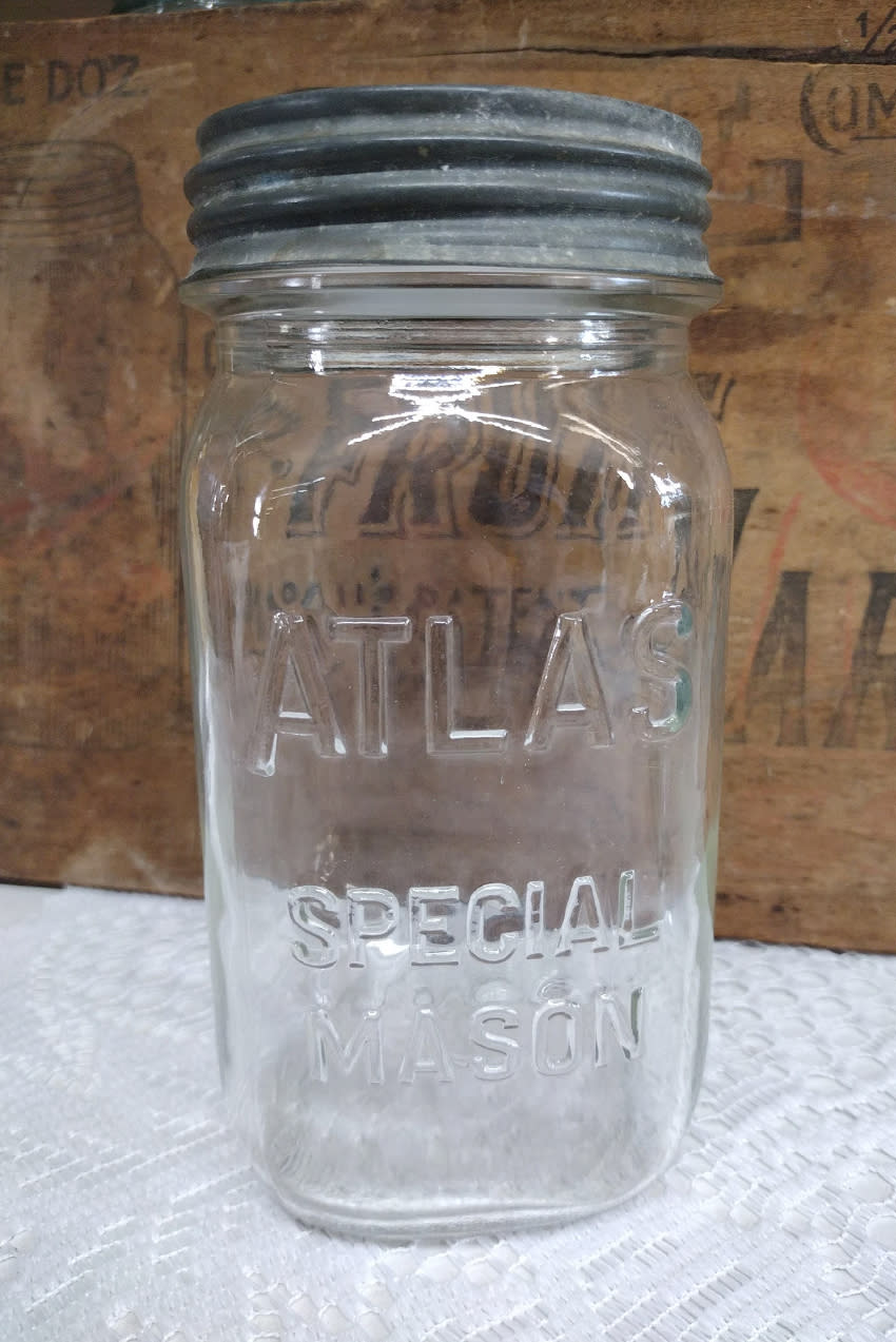 Vintage Clear Atlas Special Mason with a wide mouth and rustic Atlas Zinc Lid