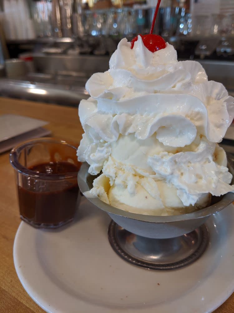 Sundae, Lagomarcino's, Moline, Illinois