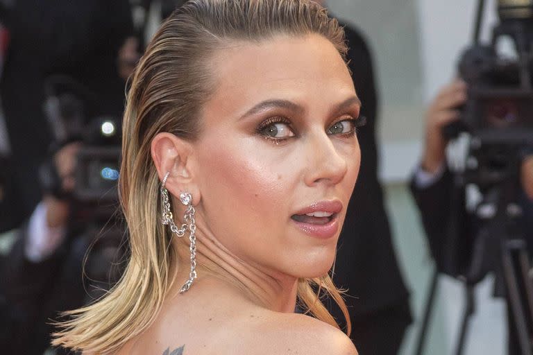 Scarlett Johansson enojada por el uso indebido de su imagen