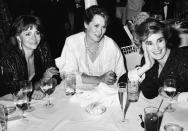 <p>Sally Field, Meryl Streep y Jessica Lange en una fiesta en 1986.</p>