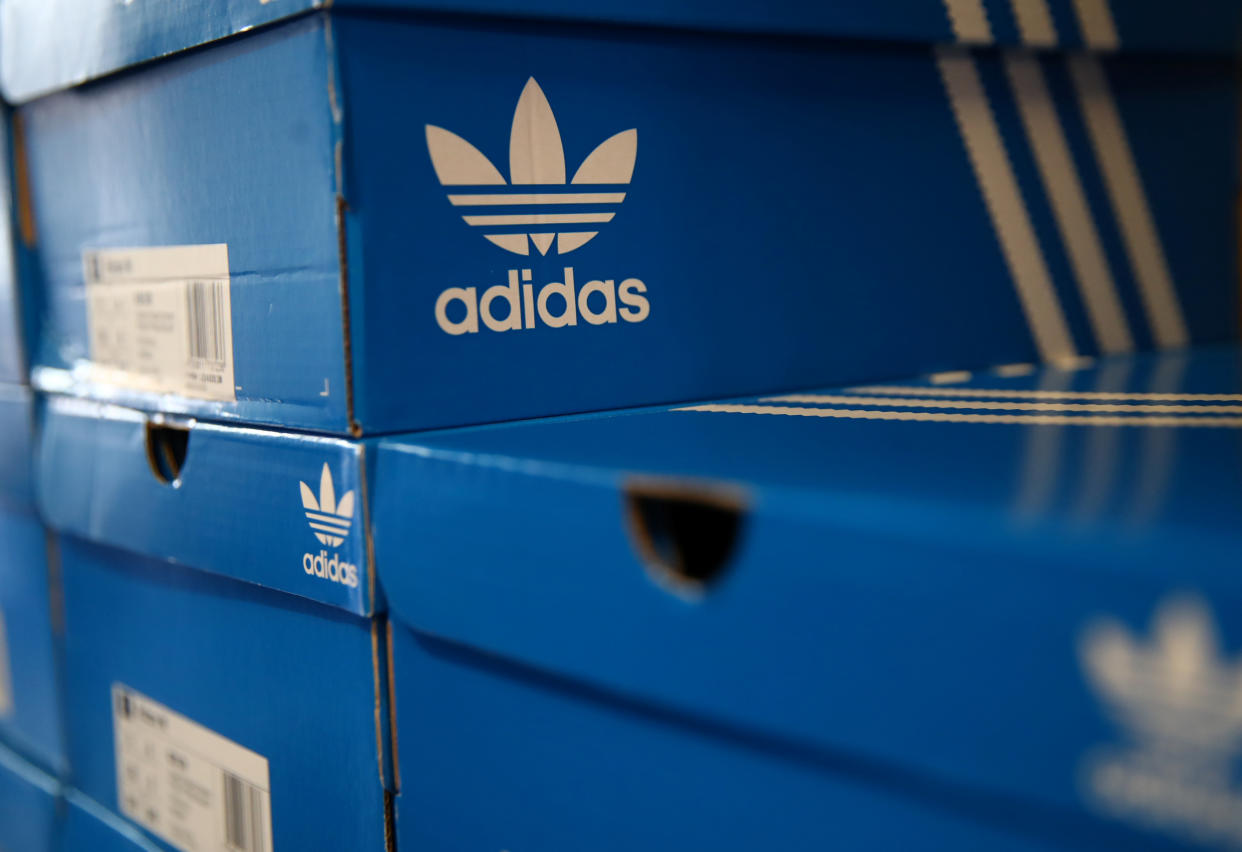 Aprovecha las rebajas de Adidas en Amazon para rearmar tu clóset. Foto: REUTERS/Denis Balibouse