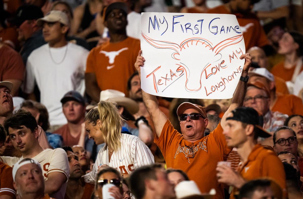 Texas vs. Wyoming score: No. 4 Longhorns storm past Cowboys in