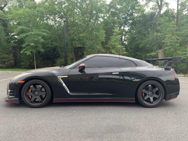 Unleash Godzilla With This Sinister 2015 Nissan GT-R Black Edition