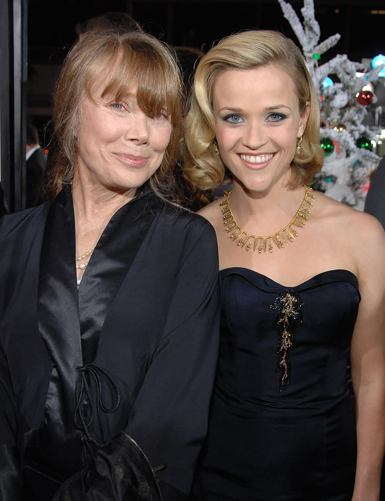 Four Christmases LA Premiere 2008 Sissy Spacek Reese Witherspoon