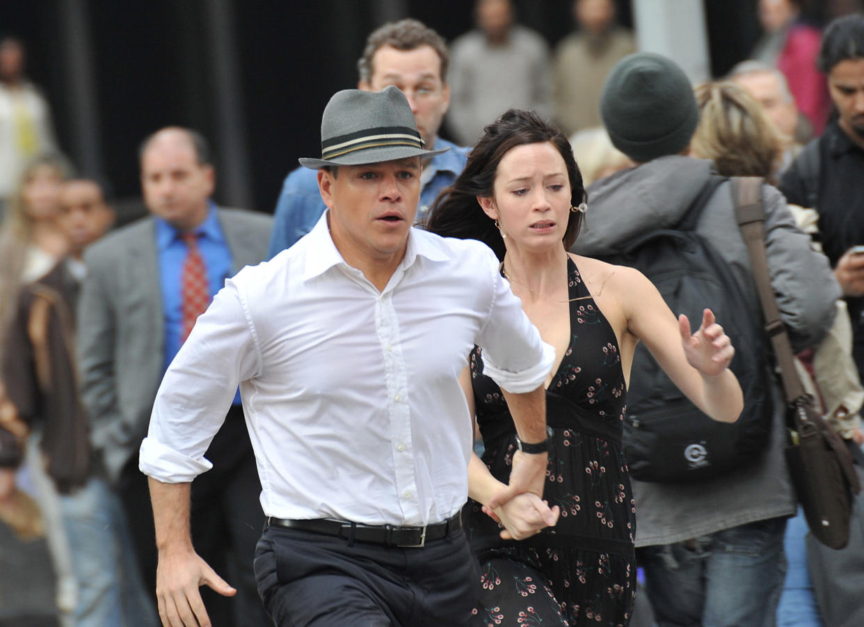 Matt Damon protagonizó 'Los agentes del destino' junto a Emily Blunt, película en la que siguió los pasos de Tom Cruise en 'Minority Report' (Foto: Bobby Bank/WireImage)