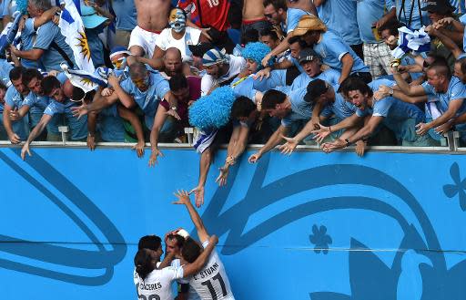 0-1. González desatasca a una Uruguay que se clasifica a octavos