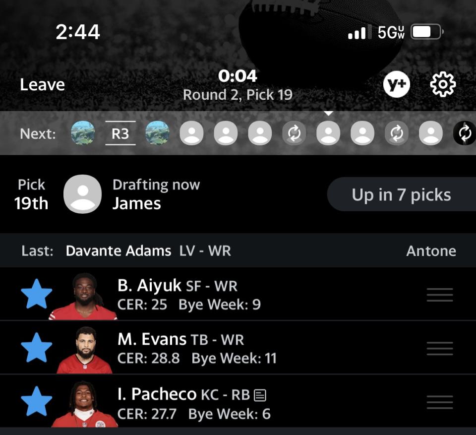 Add players to your draft queue by tapping the star next to their name. Your top queued player will be drafted automatically if you run out of time.