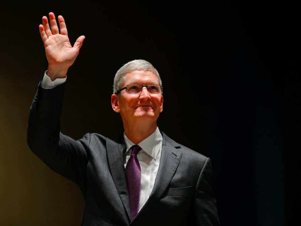 El CEO de Apple, Tim Cook, ha sido de los primeros en revelar su salarios y beneficios. Foto: Business Insider.