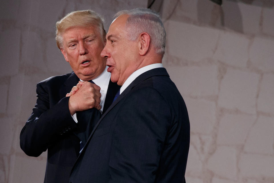 <p>Israeli Prime Minister Benjamin Netanyahu and President Donald Trump shake hands after speaking at the Israel Museum, Tuesday, May 23, 2017, in Jerusalem. (Photo: Evan Vucci/AP) </p>