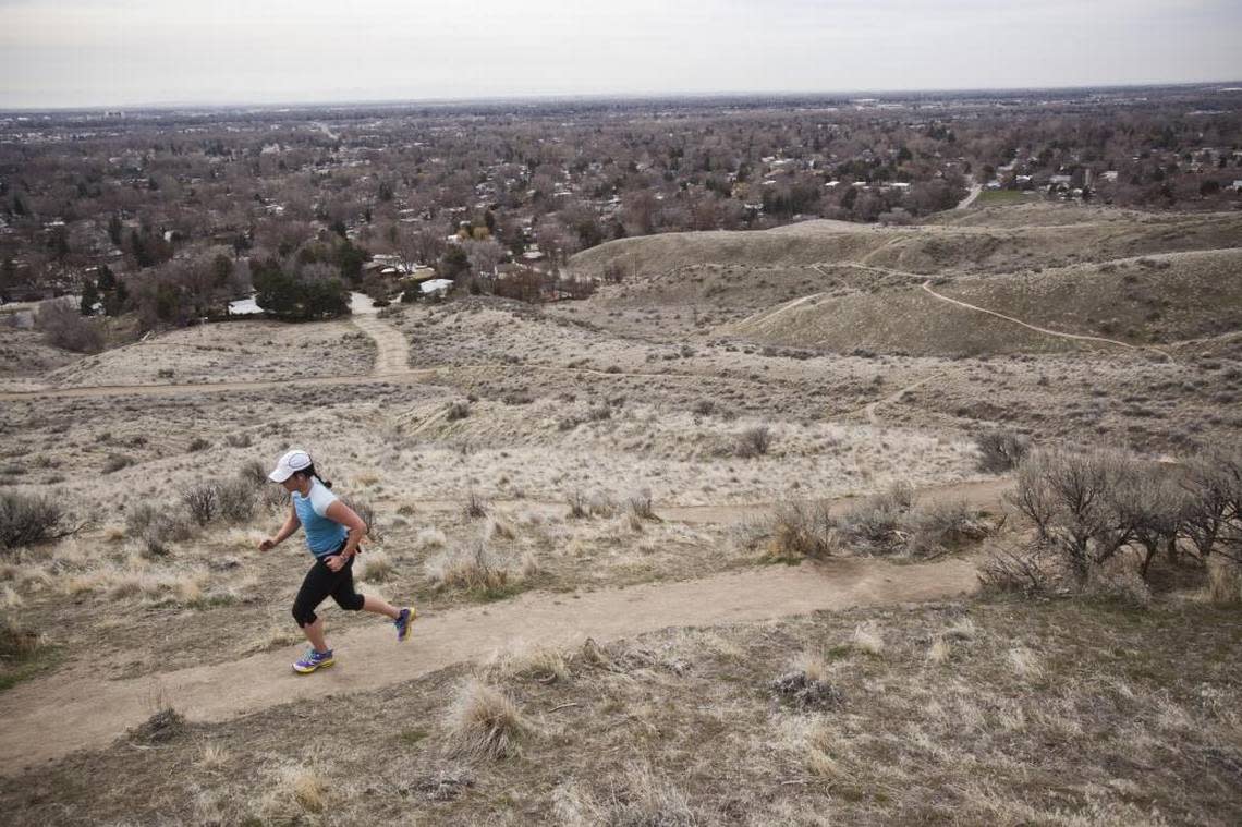 The Boise Area Runners schedules runs in the Boise Foothills and around downtown Boise.