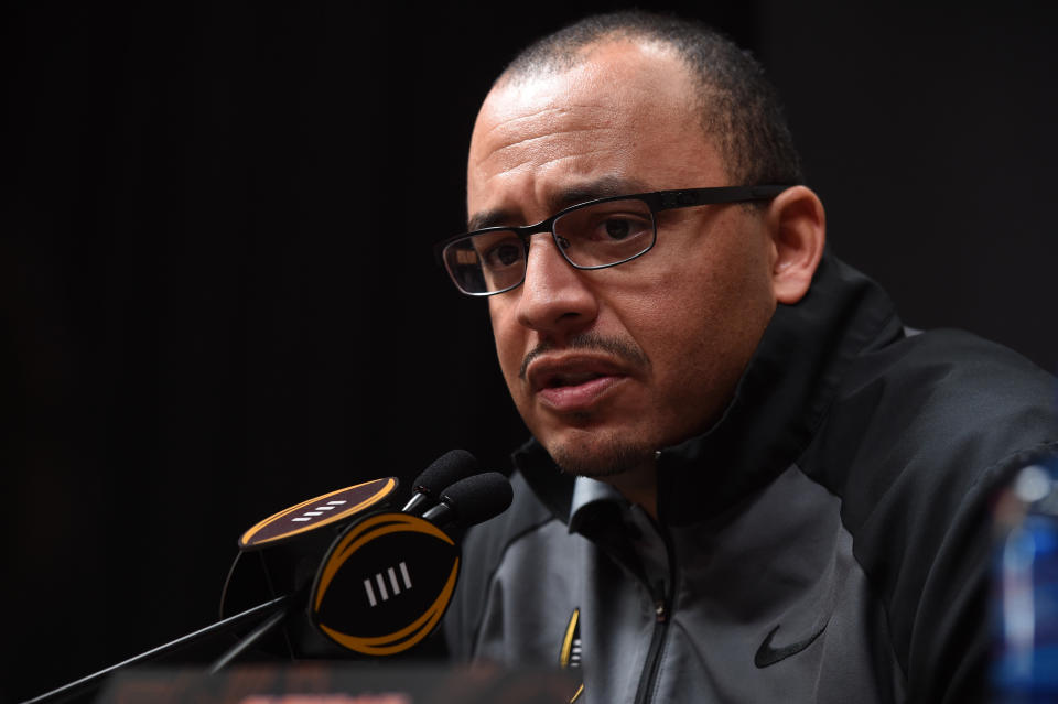 Clemson Tigers co-offensive coordinator Tony Elliott answers questions during the Clemson Tigers' media day before the CFP national title game. (Getty)