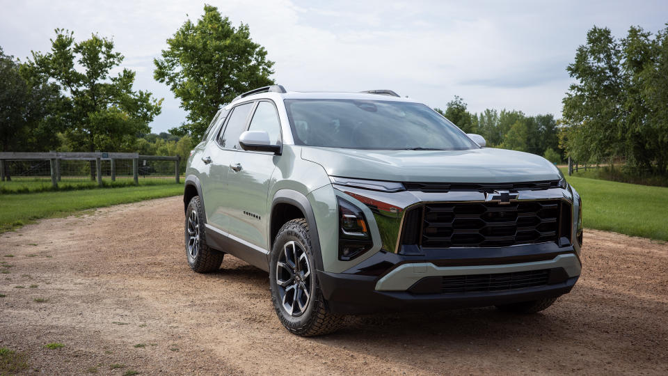 2025 Chevrolet Equinox Active front three-quarter image.