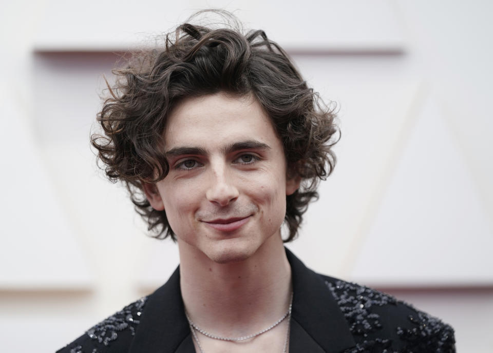 Timothee Chalamet llega a los Oscar el 27 de marzo de 2022 en el Teatro Dolby en Los Angeles. (Foto AP/Jae C. Hong)