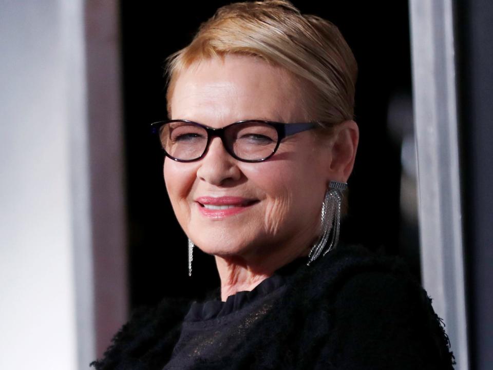 dianne wiest on the red carpet in 2018