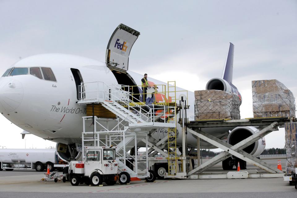 fedex ppe plane