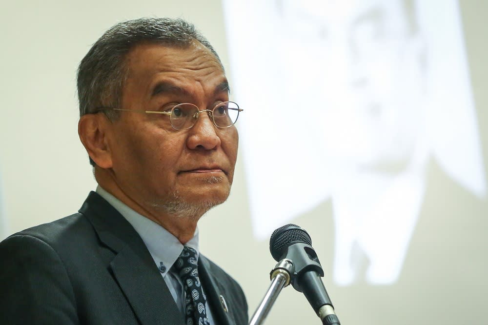 Pakatan Harapan is still the ruling government and ministers from the coalition will continue to carry out their duties, Health Minister Datuk Seri Dzulkefly Ahmad said today. — Picture by Yusof Mat Isa