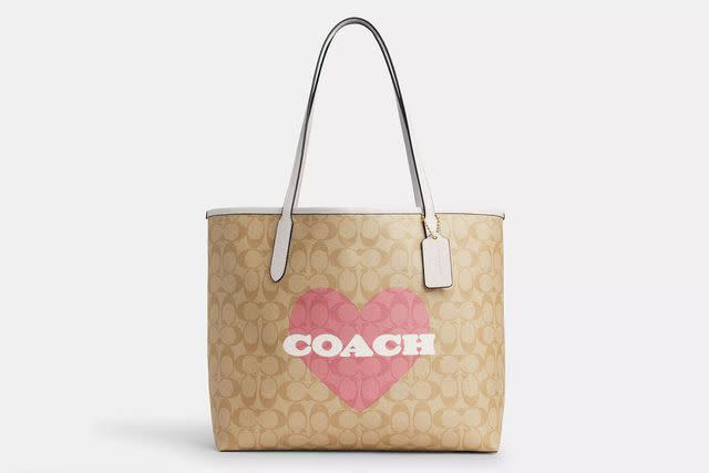 <p>Coach Outlet</p>