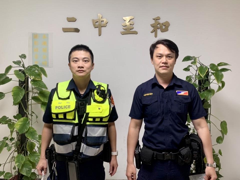 圖片說明：臺北市保安警察大隊第二中隊警員蔡葉闔、余明展等2人(由左至右)。(記者宋紹誠翻攝)