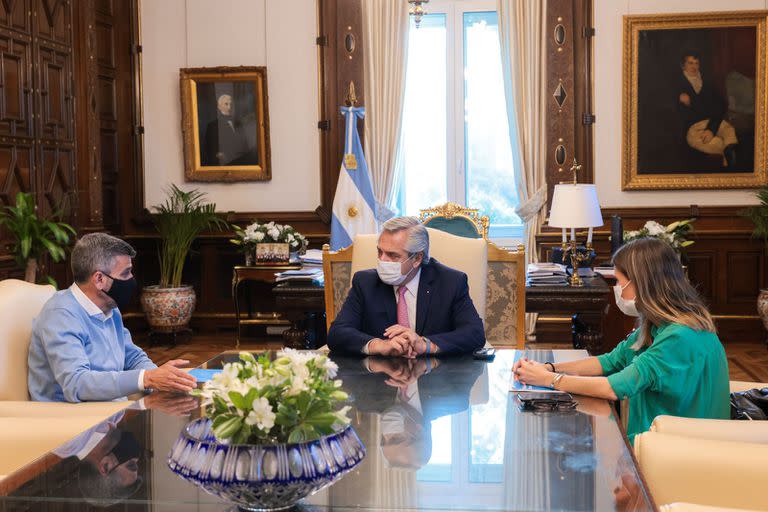 Juan Zabaleta, Alberto Fernández y Fernanda Raverta