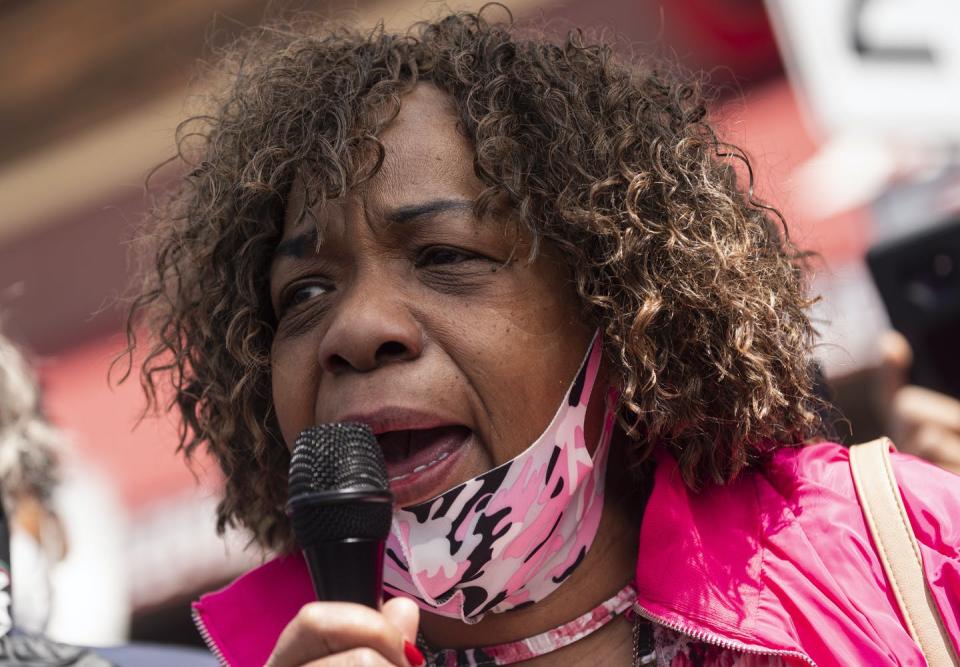 <span class="caption">Gwen Carr, the mother of Eric Garner, spoke after George Floyd’s death in Minneapolis.</span> <span class="attribution"><a class="link " href="https://www.gettyimages.com/detail/news-photo/gwen-carr-the-mother-of-eric-garner-speaks-to-a-group-of-news-photo/1215876745?adppopup=true" rel="nofollow noopener" target="_blank" data-ylk="slk:Stephen Maturen/Getty Images;elm:context_link;itc:0;sec:content-canvas">Stephen Maturen/Getty Images</a></span>