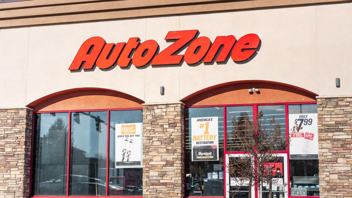 AutoZone, Advance Auto Parts report earnings