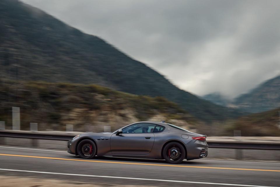 2024 maserati granturismo trofeo