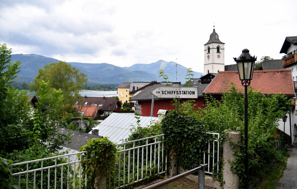 Die Zahl der Corona-Infektionen in mehreren Tourismusbetrieben in St. Wolfgang ist am Sonntag auf mindestens 44 gestiegen (Bild: Barbara Gindl/apa/dpa)