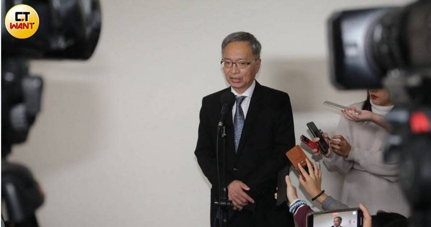 衛福部長薛瑞元28日就寶林茶室事件接受媒體訪問。（圖／周志龍攝）