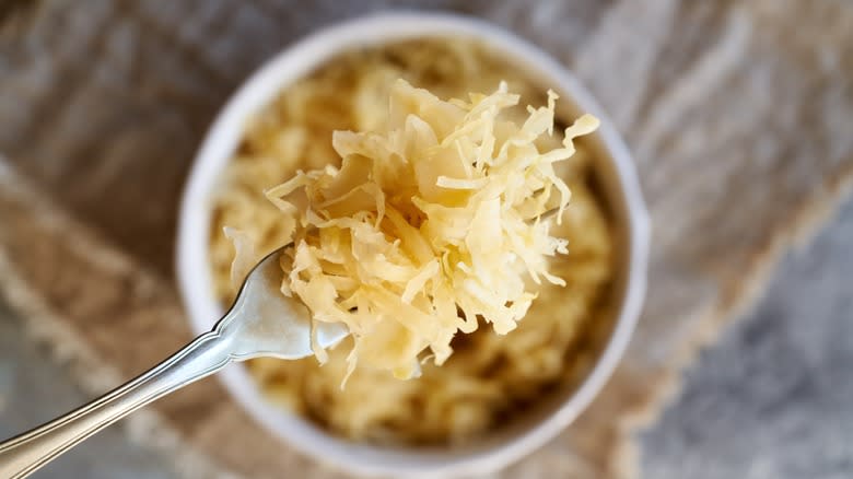 sauerkraut in bowl 