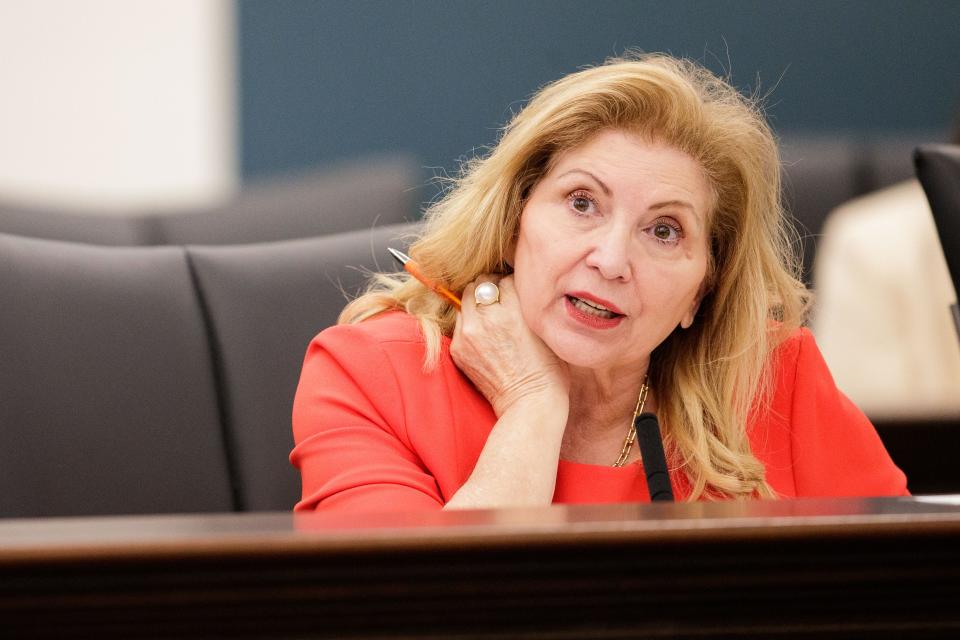 Senator Janet Cruz asks Jospeh Ladapo a series of questions during a Senate Health Policy Committee hearing Wednesday, Jan. 26, 2022.