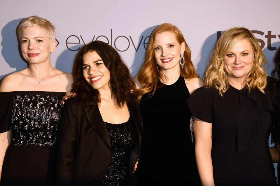 <p>Michelle Williams, America Ferrera, Jessica Chastain, et Amy Poehler ont posé ensemble lors de cette 75ème cérémonie. Les quatre actrices font partie de l’association Time’s up à l’origine du projet du “dress code” noir. <br>Crédits : AFP </p>
