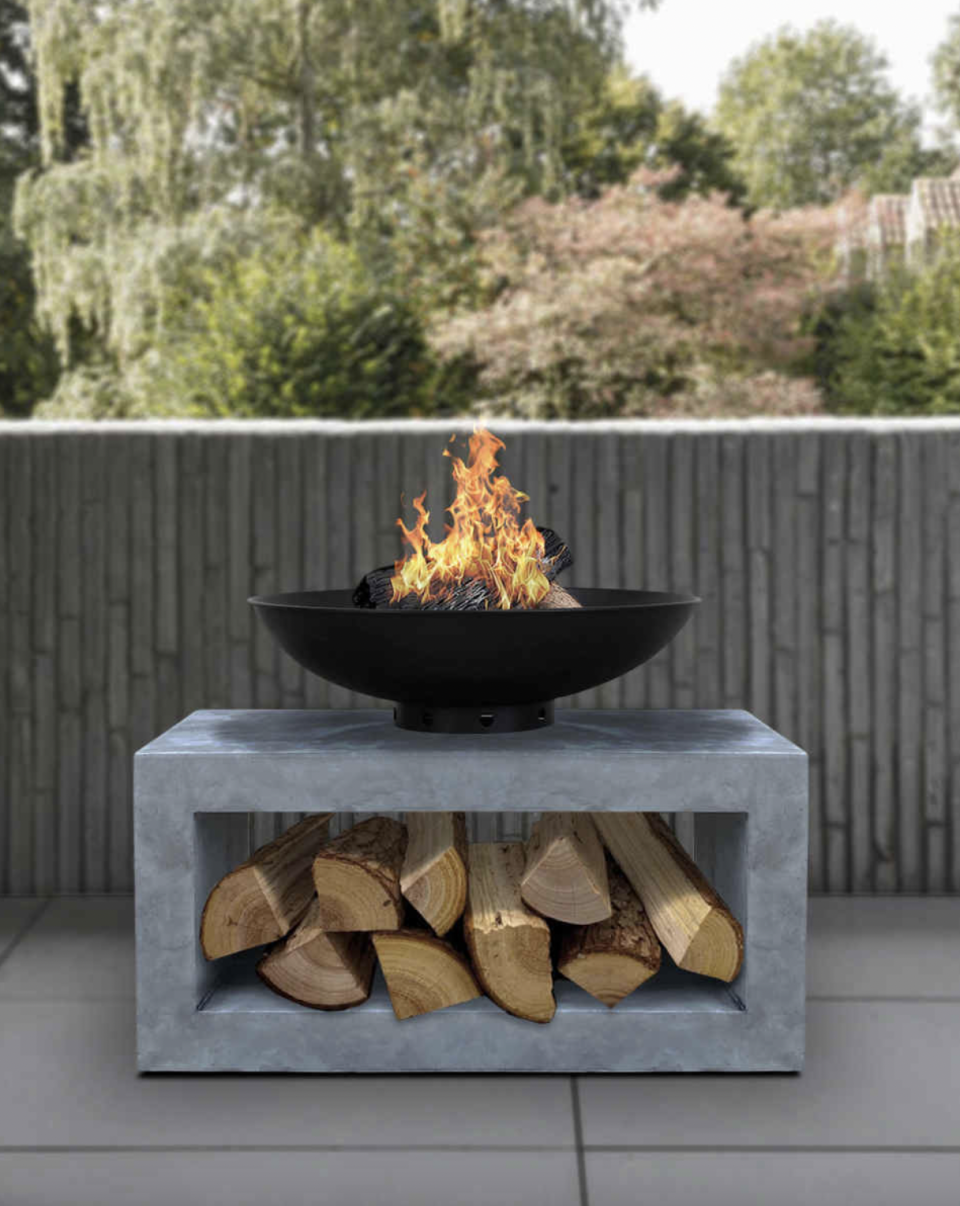 For only £79.99, this luxury-looking fire pit is a bargain. (Aldi)