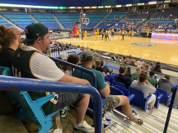 The Saskatchewan Rattlers fell to the Edmonton Stingers Monday night but were cheered on by fans throughout the game.  (Trevor Bothorel/CBC - image credit)