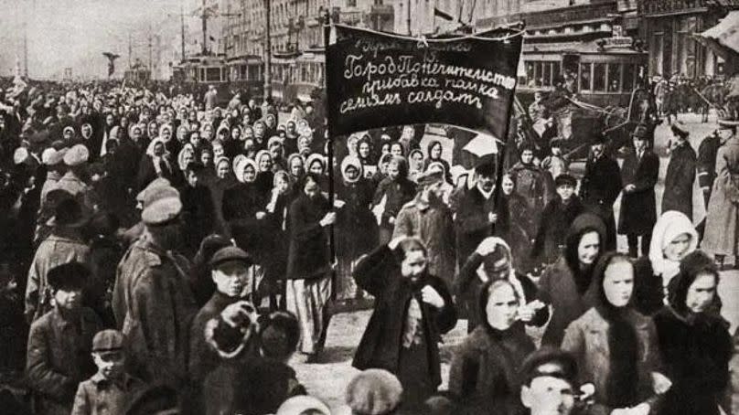 Female protesters in Petrograd on 8 March 1917