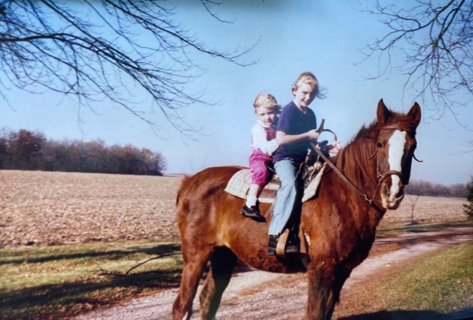 An undated photo of Bobbie Lou Schoeffling with her younger sister, Tia.