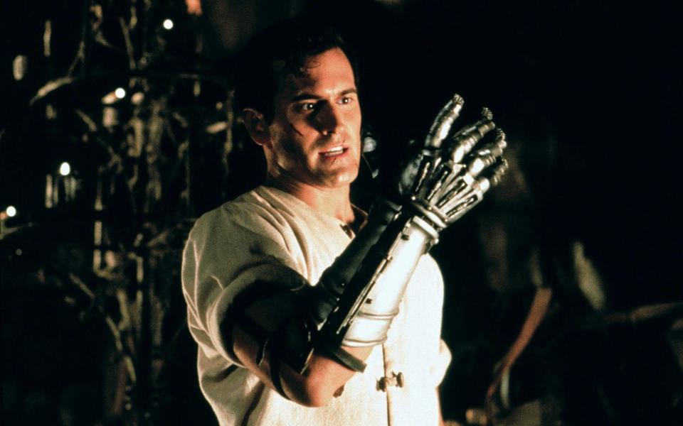 Bruce Campbell in Army of Darkness - Alamy