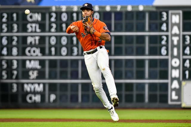 Cardinals 3B Nolan Arenado edges Pirates' Ke'Bryan Hayes for 10th NL Gold  Glove