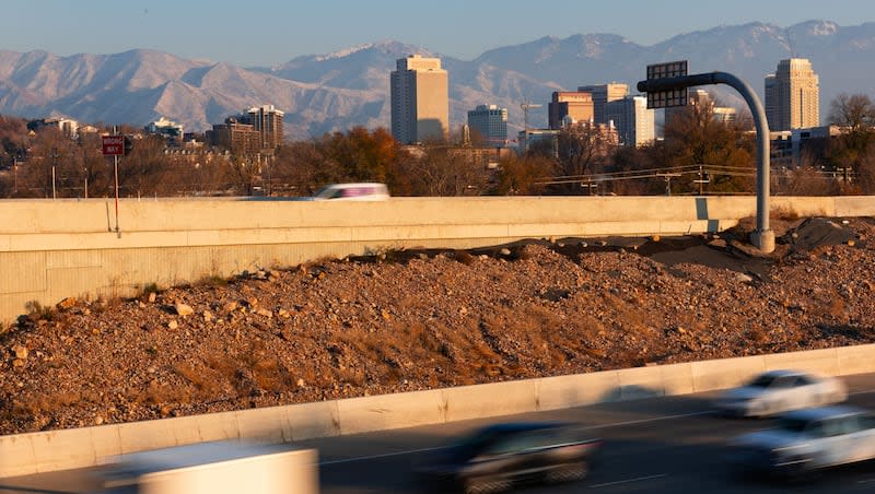 Cars drive on I-15 in Salt Lake City on Nov. 27, 2023. Almost 44 million Americans are expected to travel this weekend, which could cause some travel delays, including in Utah.