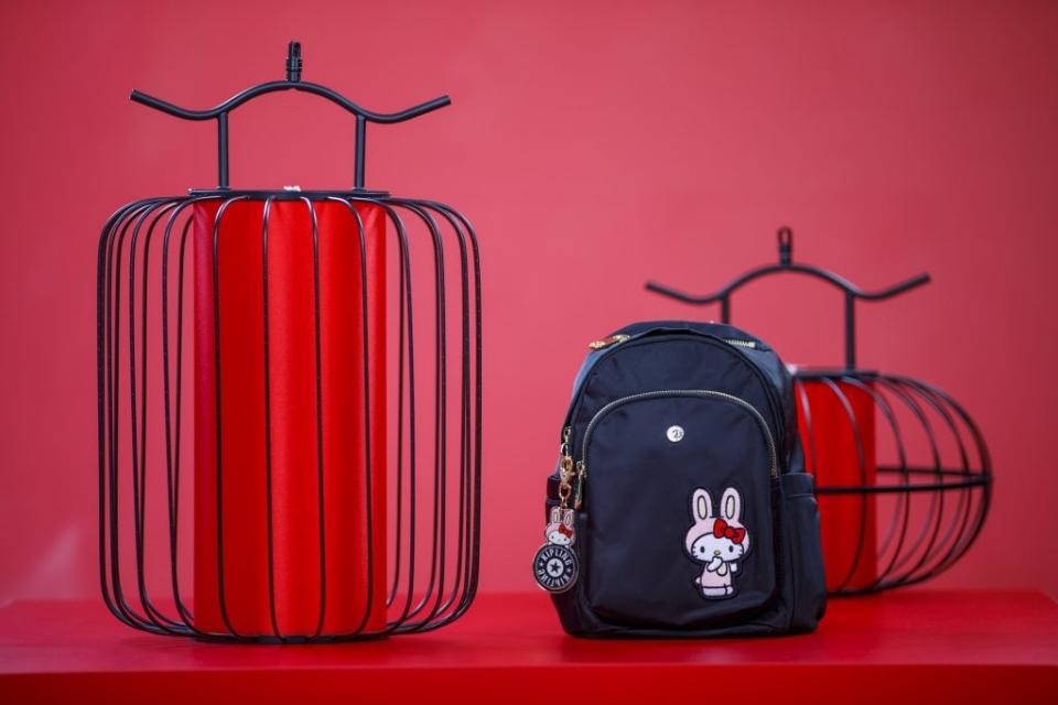 Kipling x Hello Kitty DELIA MINI小巧收納背囊 HK$1,190